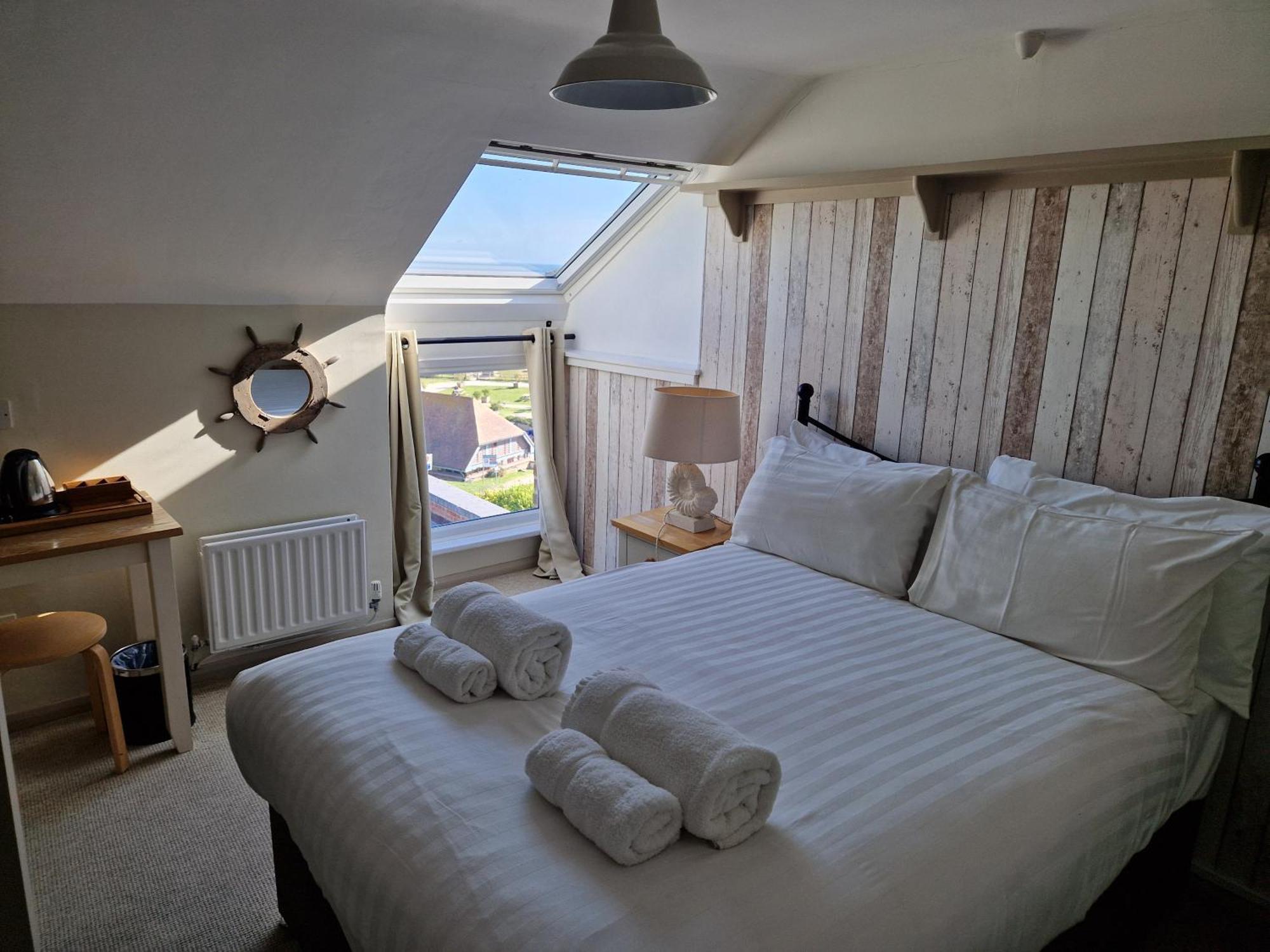 Durdle Door Hotel Lulworth Cove Exterior photo