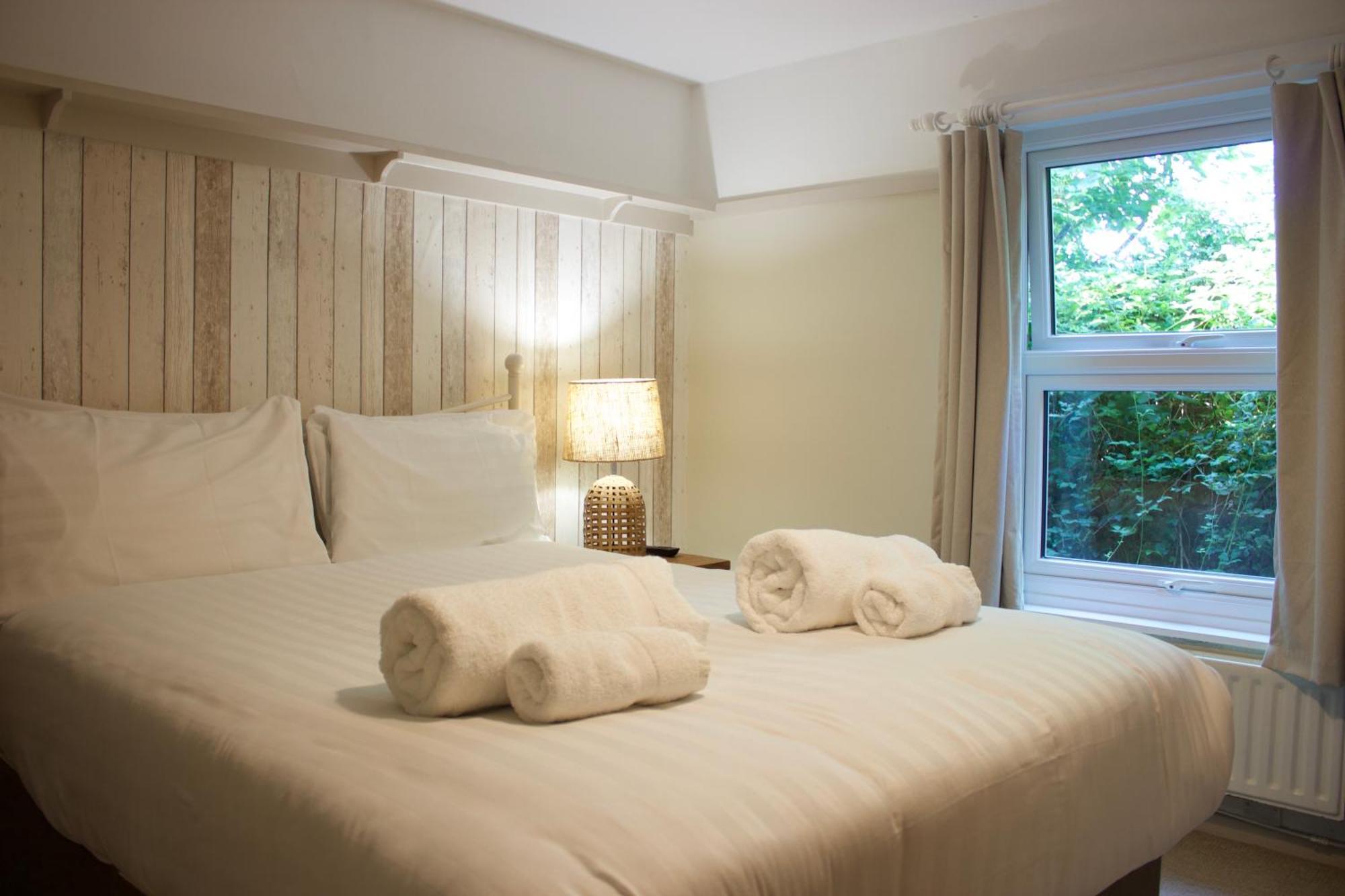 Durdle Door Hotel Lulworth Cove Exterior photo