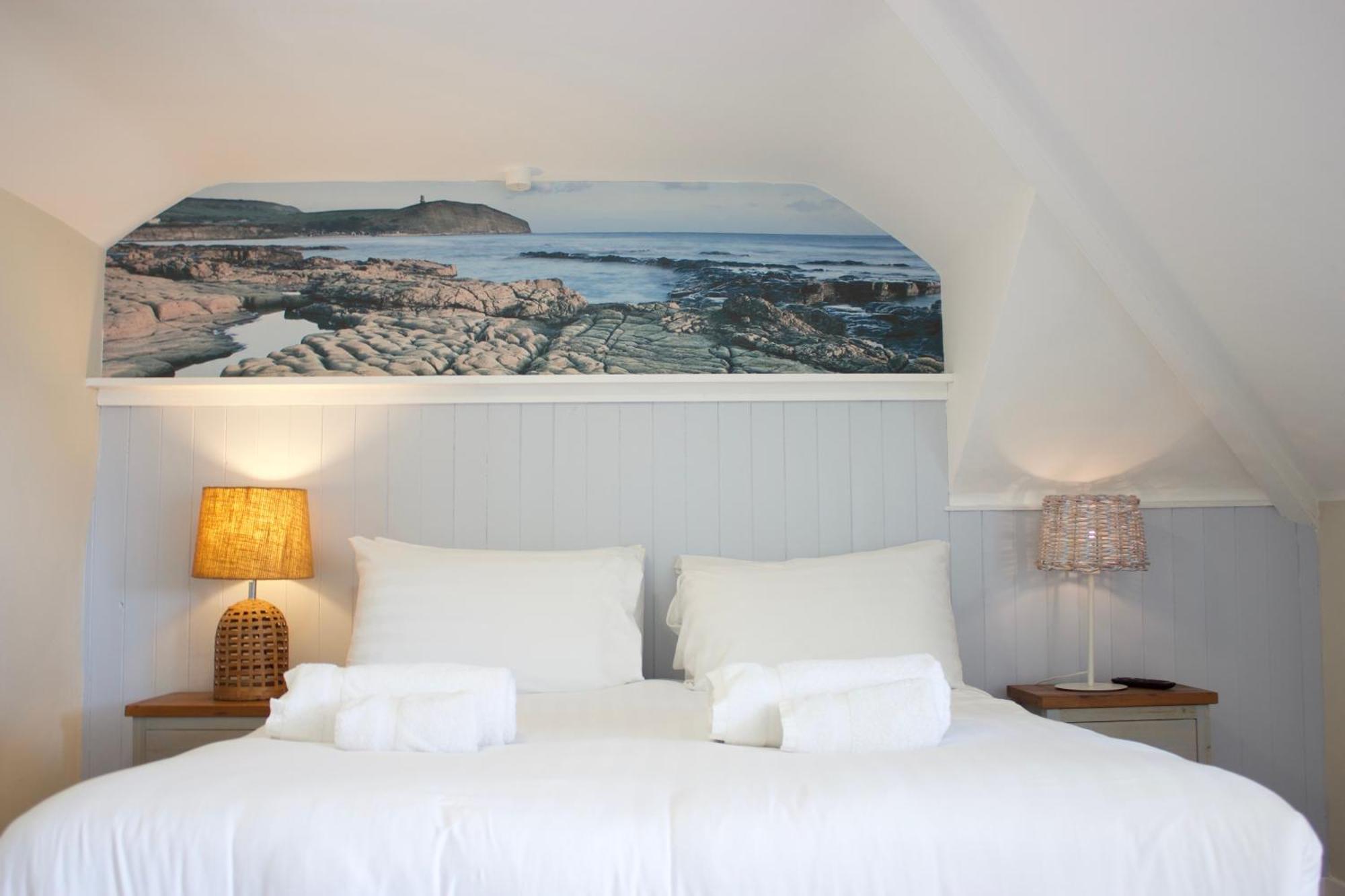 Durdle Door Hotel Lulworth Cove Exterior photo