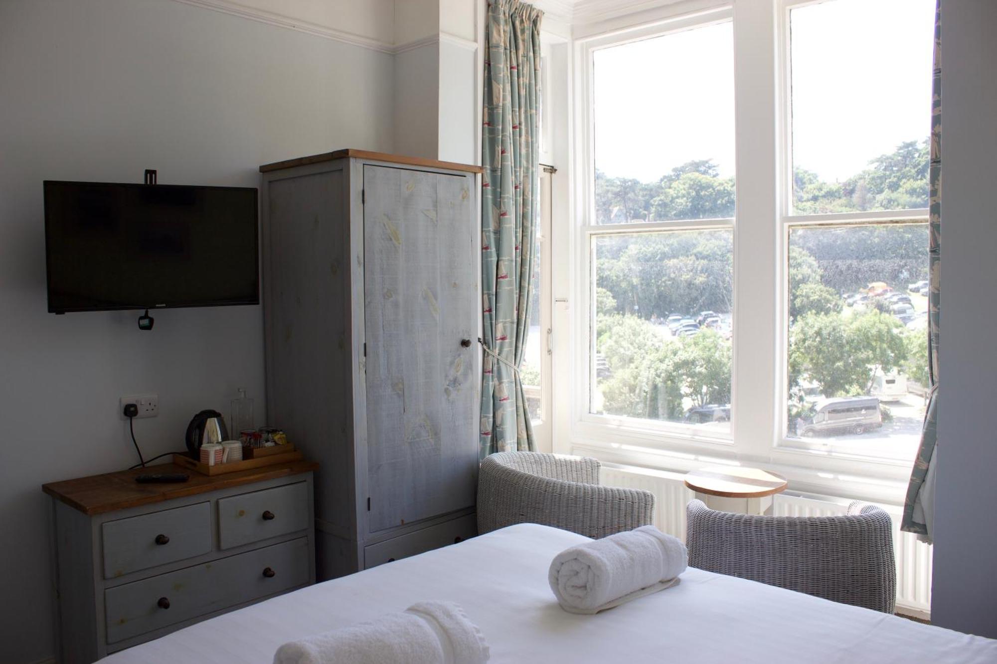 Durdle Door Hotel Lulworth Cove Exterior photo