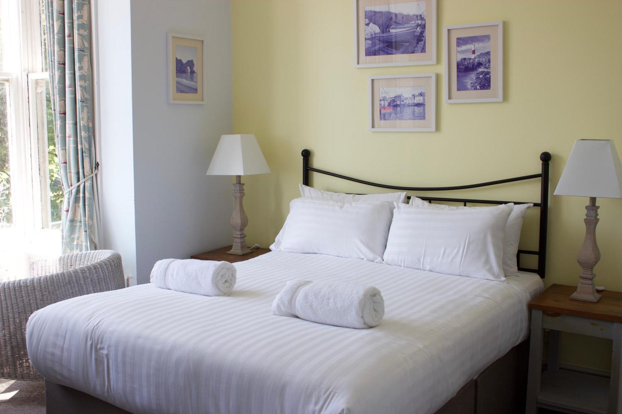Durdle Door Hotel Lulworth Cove Exterior photo