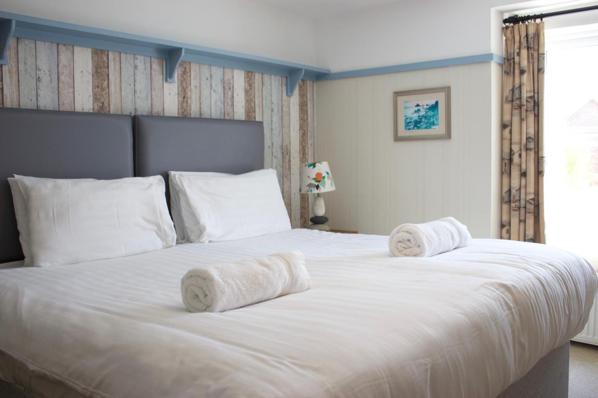 Durdle Door Hotel Lulworth Cove Exterior photo