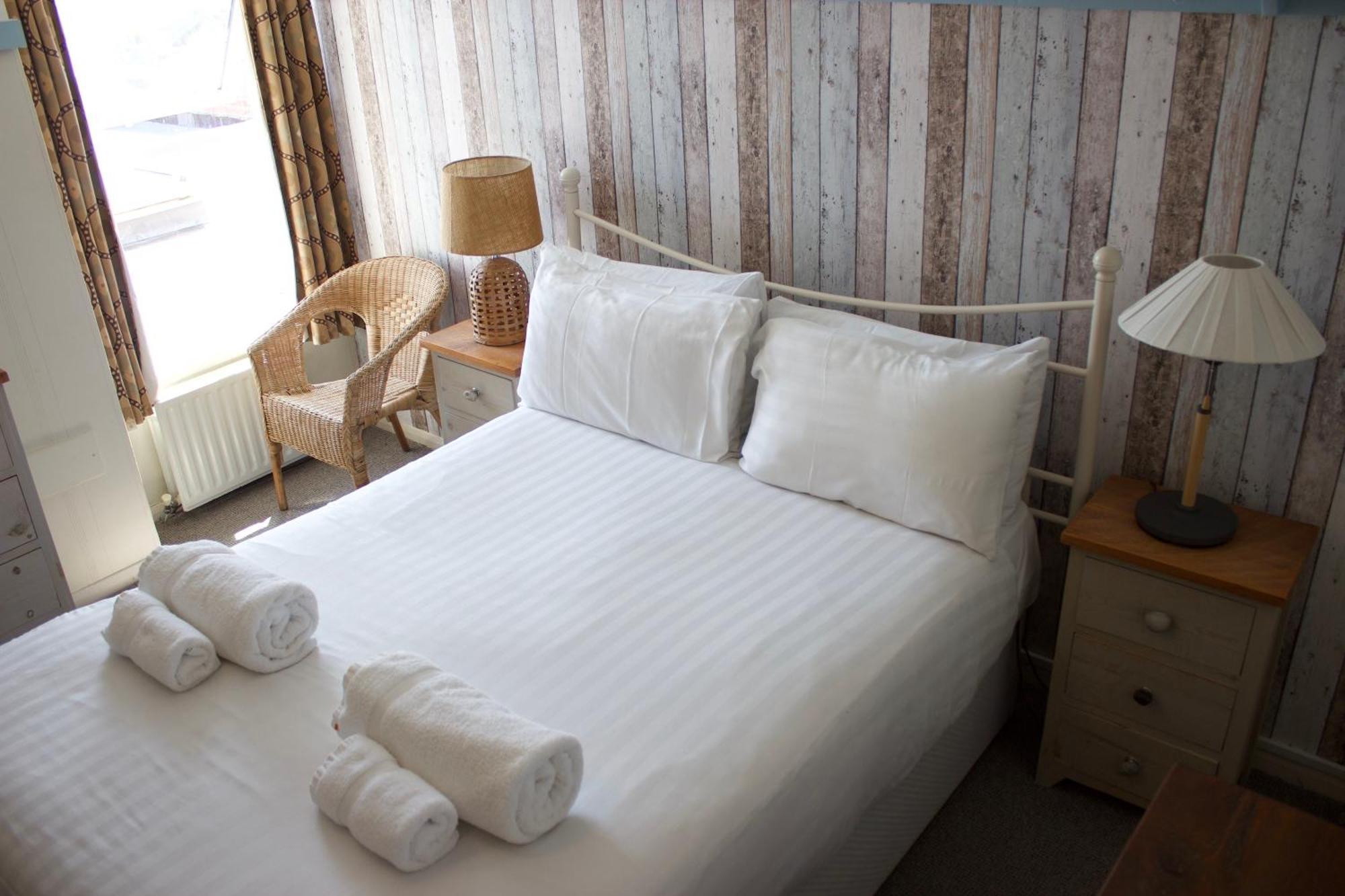 Durdle Door Hotel Lulworth Cove Exterior photo