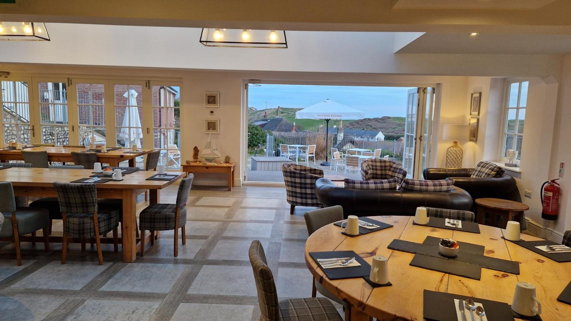 Durdle Door Hotel Lulworth Cove Exterior photo